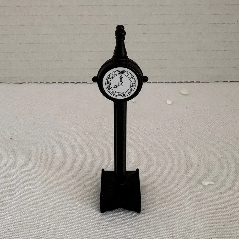 Department‎ 56 Heritage Village Black Town Square Clock Miniature Accessory
